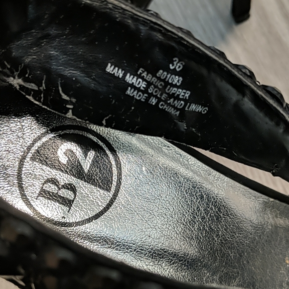 🎈B2 Beaded Satin Stilletos - Picture 5 of 6